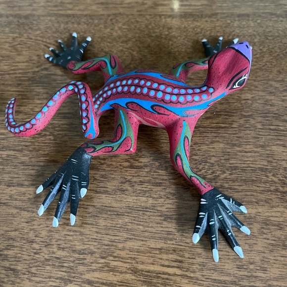 Oaxacan wood carved Gecko Lizard - Picture 5 of 7